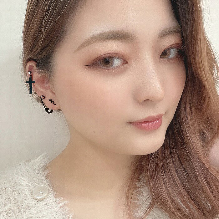 ボディピアス 軟骨ピアス［16G 18G ］小さいサイズ登場！シンプルながら個性が光る安全ピンモチーフ。メンズ オールサージカルステンレス316L ヘリックス 1054 ボディーピアスの商品画像 3