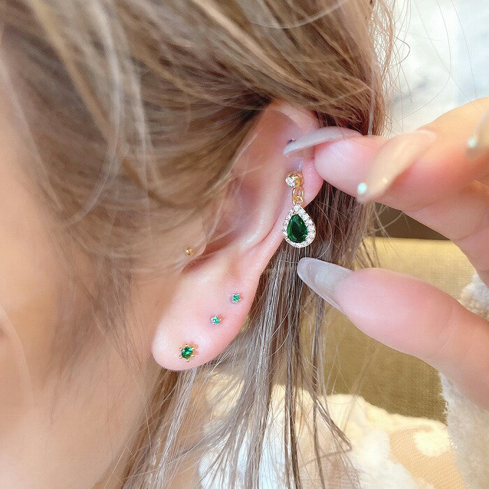 ボディピアス 軟骨ピアス ［14G 16G ］パッと目を引く存在感。ゆらゆら ティア ドロップ 雫 モチーフ しずく型 ヘリックス [ゴールド ]1203 ボディーピアス