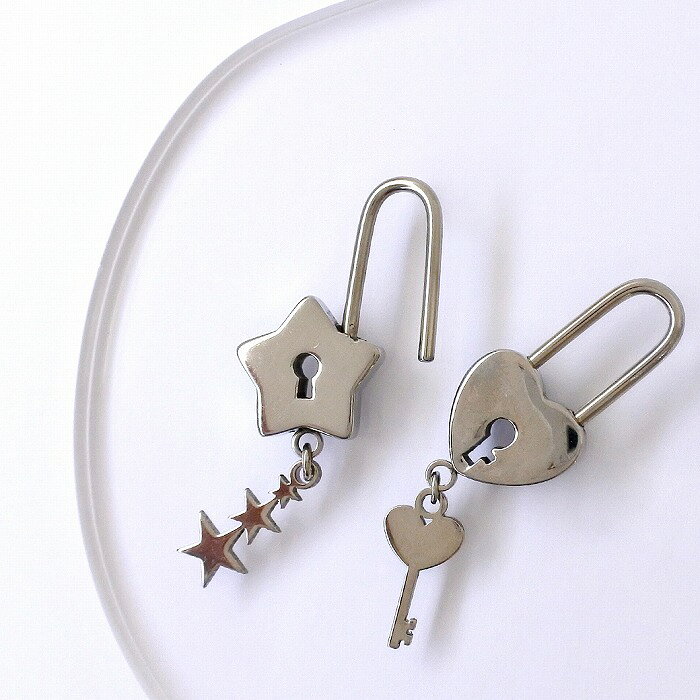 ボディピアス 軟骨ピアス［16G 14G ］オールステンレス 素材が嬉しい！ 厚みのあるスター とハート の南京錠 モチーフ KEY 鍵 カジュアル ファッション カギモチーフ 可愛い カギ 人気 おすすめ ヘリックス ロブ なんこつぴあす Pierce ピアス 0873 ボディーピアスの商品画像 2