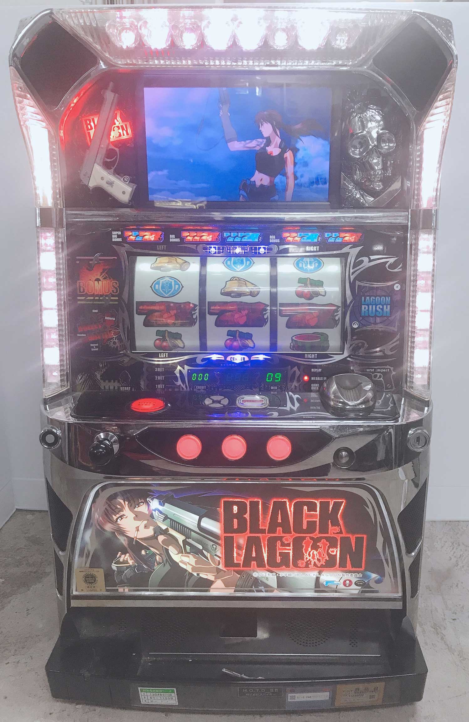 《家庭用パチスロ》BLACK LAGOON ブラックラグーン ★スパイキー★コイン不要機付き! スロット 5号機 実機 ●