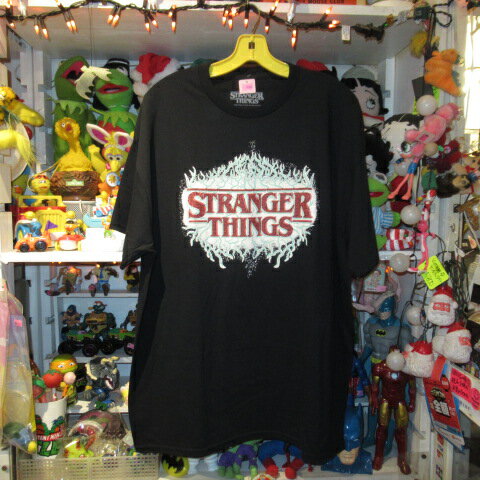 レア！STRANGER THINGS★ストレンジャーシングス★Tシャツ★フィギュア★NET FLIX★XLサイズ★マイク★ダスティン★ルーカス