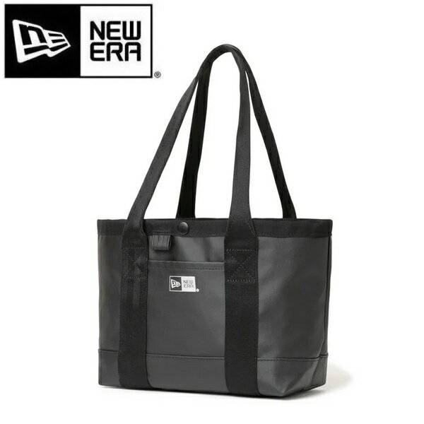■商品情報 ちょっとした外出時に便利な小型サイズのミニトートバッグ。 滑らかな光沢感と耐候性が特徴のTPU加工を施したモデル。 NEW ERA製らしく機能面にもこだわった仕様です。 ゴルフのラウンド時のサブバッグとして、ドリンクやタオルなどを持ち運ぶジムバッグとしても活躍します。 ・悪天候時に雨の侵入を防ぐファスナー式の上蓋 ・マジックテープで閉じることができる2つのインナーポケット ・スマートフォン等の収納に便利な外側ポケット ・クリップループ部分に別売りのCap Clipを装着可能 【素材】ポリエステル/900D (TPU コーティング) 【容量】約6L 【高さ】約200mm 【幅】約240mm 【奥行】約120mm ※注意事項 ・モニターの発色具合によって実際のものと色が異なる場合があります。■商品情報 ちょっとした外出時に便利な小型サイズのミニトートバッグ。 滑らかな光沢感と耐候性が特徴のTPU加工を施したモデル。 NEW ERA製らしく機能面にもこだわった仕様です。 ゴルフのラウンド時のサブバッグとして、ドリンクやタオルなどを持ち運ぶジムバッグとしても活躍します。 ・悪天候時に雨の侵入を防ぐファスナー式の上蓋 ・マジックテープで閉じることができる2つのインナーポケット ・スマートフォン等の収納に便利な外側ポケット ・クリップループ部分に別売りのCap Clipを装着可能 【素材】ポリエステル/900D (TPU コーティング) 【容量】約6L 【高さ】約200mm 【幅】約240mm 【奥行】約120mm ※注意事項 ・モニターの発色具合によって実際のものと色が異なる場合があります。