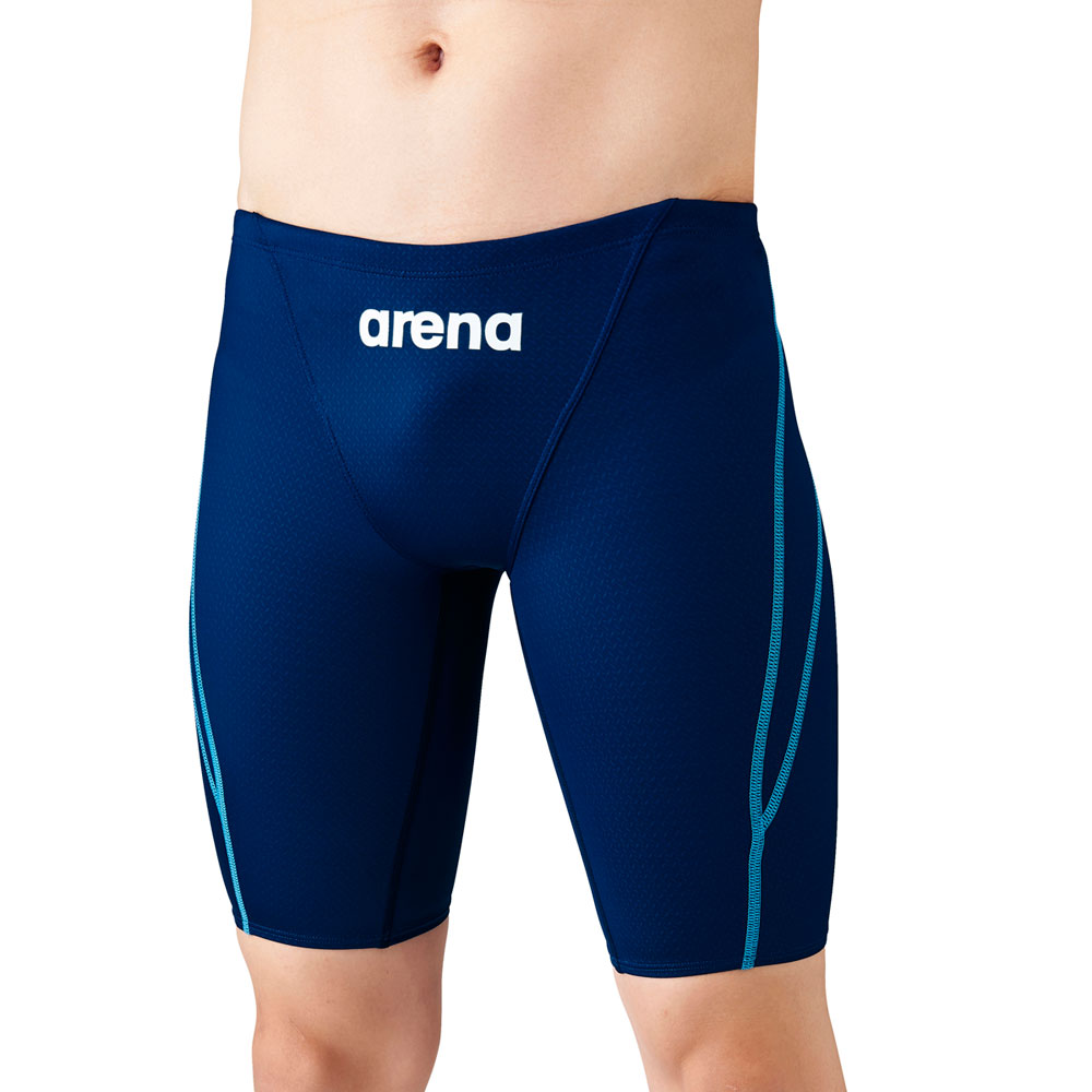 ARENA BOY'S SIZE (cm) チェスト ウエスト 100 49-55 47-53 110 53-59 49-55 120 57-63 51-57 130(R130) 61-67 53-59 140(R140) 65-72 54-62 150(R150) 70-78 58-66 品番 ARN-1022MJ ブランド ARENA(アリーナ) 詳細 【商品名】【FINA承認】アクアアドバンスト ジュニアハーフスパッツ【カラー】(NVBU)ネイビー【素材】ポリエステル ポリウレタン【特長】各地域大会に出場するスイマーにお勧めのAQUA ADVANCEDシリーズジュニアモデル。公式大会に出場するために必要なFINA（国際水泳連盟）承認モデルです。ポリウレタンを身体に巻き付く横方向に配置し、X PYTHON2と比較で、たて方向の伸長率を5%UPした新素材AQUA XTREMEを採用する事で泳ぎ易さを追求したニット素材競泳モデルになっております。大会に慣れてきて、次はタイムを狙いたいという方はぜひお試しください！※こちらの商品は着用後の返品・キャンセルはお受けできません。 ※ご注文の前に必ずご確認下さい ※入荷まで1週間ほど掛かる場合がございます。 ※水着は衛生商品につき、お客様都合のキャンセル、返品交換は出来ませんので、ご了承下さい。 ※当店では複数店舗で在庫を共有している為、稀にご注文が重なり在庫切れとなる場合がございます。 その際はお電話、メールにてご連絡させて頂いております。 何卒ご了承くださいませ。 ※モニタ閲覧環境によっては、画面の商品と実際の商品の色が異なって見える場合がありますがご了承ください。 ↓スイムウェアとご一緒にどうぞ ！ スイムゴーグル スイムキャップ スイムインナー タオル サンダル バッグ・ポーチ トレーニング用品 メーカー希望小売価格はメーカーカタログに基づいて掲載しています。 各ブランドメーカーカタログページはコチラ！ARN-1022MJ アクアアドバンスト ジュニアハーフスパッツ 競泳水着 ボーイズ FINA承認