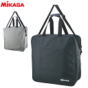 ＜商品説明＞ ■メーカー ミカサ/MIKASA ■カラー BK：ブラック W：ホワイト ■サイズ 47×47×18cm ■生産国 中国製 ■素材 ポリエステル ■備考 ・バスケットボール4個入用バッグ ・簡易撥水素材使用 ※納期：1～5日後発送(土日祝日を除く) ※当店とメーカーの在庫を合わせた数を表示しておりますので、 稀に欠品する場合もございます。 ★チーム名、学校名のネーム入れ加工（660円税込）は、こちらから