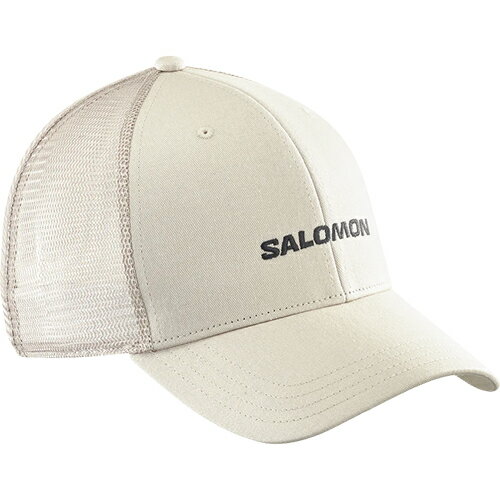 ◆概要 バイザーがカーブした Salomon の Trucker Cap は、Salomon ロゴをあしらった汎用性の高いデザインで、ワードローブとのコーディネートも抜群。ソフトなコットンと通気性の高いメッシュにより、快適さが一日中持続します。 ◆本体の切り替え部分：100% ポリエステル ◆本体：100% 綿 ◆裏地：100% ポリエステル
