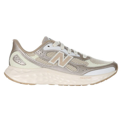 スポーツからカジュアルまで多彩なシーンで活躍する「Fresh Foam Arish V4」から、幅広いスタイルに合わせやすい新色が新登場。優れたフィット性と洗練されたシルエットに、肌触りのよいソフトなメッシュアッパー、クッション性と安定性を高めたFresh Foamミッドソールが、ストレスフリーな履き心地を提供。健康維持の運動からデイリーファッションまで、機能とデザインで足元をサポート。 素材：アッパー/人工皮革、合成繊維、ミッドソール/合成底、アウトソール/ゴム底 ワイズ(幅)：D 原産国：インドネシア カラー：BEIGE