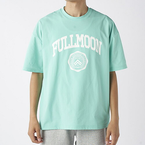◆PEARTEX素材のUVTシャツ。水陸両用で吸汗速乾・UPF50+対応、軽量でソフトな肌触り。 ◆フロントにカレッジ調のグラフィックを配置し、スポーティーでスタイリッシュなデザイン。 ◆素材：ポリエステル：100% ◆原産国：中国 ◆サイズ：(cm) M：身幅/61、肩幅/58、袖丈/21、袖幅/ 25 L：身幅/63、肩幅/60、袖丈/22、袖幅/ 26 LL：身幅/65、肩幅/62、袖丈/23、袖幅/ 27 ◆カラー：GN