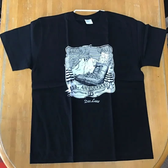 Rakuten - DEELUXE ディーラックス【20th ANNIVERSARY TEE】BLACK Msizeトップス Tシャツ スクリーンプリント