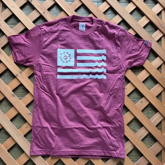 Rakuten - SLINGSHOT スリングショット 【Wavy Flag Tee】 RED Ssize 正規品 トップス Tシャツ ロゴ