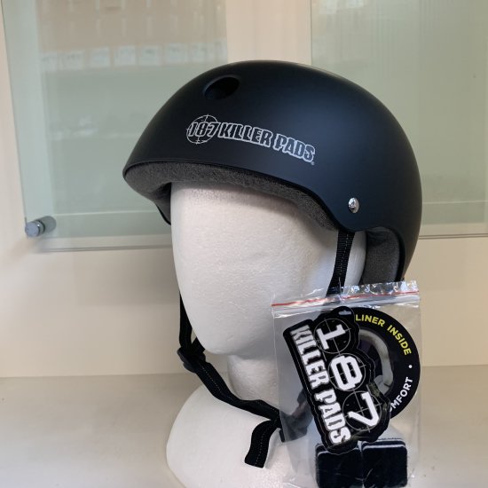 スケートボード専用のセーフティブランド ◆モデル◆　PRO SKATE HELMET ◆カラー◆　MATTE BLACK ◆サイズ◆　S　（50～53cm） 　　　　　　M （約53～56cm） 　　　　　　L （約58～60cm） ◆定　価◆　￥6500－（税抜） ◆その他◆　新品・未使用・正規品。 ◆商品情報◆　 厚みがあり、帽体が縦長でないので、隙間のないフィット感。 インナーも質感が良く、額の部分に取り外し可能なジャージ付きで汗や皮脂で汚れた時に洗えます。