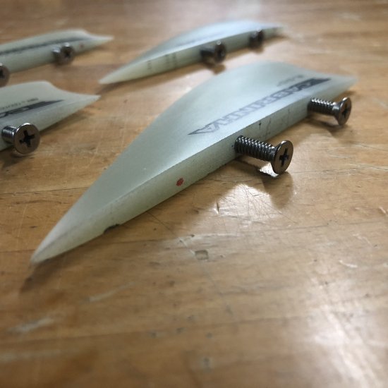 UNDERGROUND ����������饦��� ��KITEBOARD G10 TWINTIP FINS 2