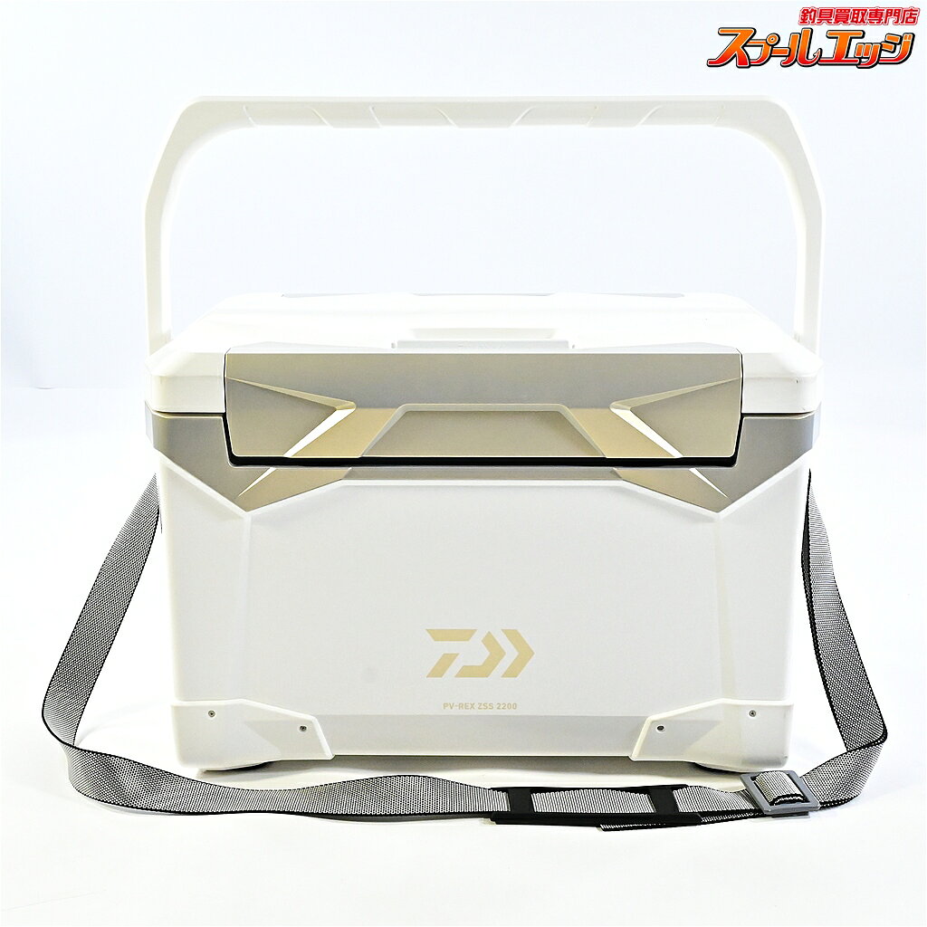 ——————————————————————————商品状態ランク 【AB】——————————————————————————・重量(kg):6・内寸(mm):約240×355×235・外寸(mm):約370×530×335・庫内に生臭さはみられません。・撮影の都合上写真では分かりにくいですが、通常使用に伴うスレや小キズがみられますが使用に問題ございません。少し小傷があり、若干の使用感を感じますが、キレイな状態です! 動作はチェック済みで、安心してご使用いただけます。 たいへんお買い得です。——————————————————————————こちらは在庫が1点限りとなりますので、お探しの方はお急ぎください!!※商品内容は画像1枚目が全てとなります。※大変申し訳ございませんが、お値下げ交渉はご遠慮ください。※コンビニ払いをご選択いただいたお客様は、3日以内にお支払いをお願いいたします。3日を過ぎますとキャンセルとなりますのでご注意ください。※基本的には午前10時までのご注文で即日発送となります。定休日の水曜日、お盆、GW、年末年始、臨時休業、社内ミーティング日は除きます。※沖縄県と全国離島には発送できません。ご注文はご遠慮ください。申し訳ありません。東北地方/関東地方/中部地方/近畿地方 → 翌日到着予定北海道地方/中国地方/四国地方/北九州地方 → 翌々日到着予定南九州地方 →2日以上※こちらは目安になります。天災や繁忙期、当店諸事情等により商品到着日の遅滞が発生する場合がございます。到着日を保証するものではございません。==========================================■商品状態のランク表==========================================【N】新品【S】未使用保管品(新品購入後、未使用保管の品)【A】超キレイ(使用品ではあるが、薄い小傷程度で大変キレイな品)【AB】キレイ(小傷・使用感の少ない品)【AB-】まずまずキレイ(小傷・使用感のある品)【B】通常利用品(しっかりと傷・使用感のある品)【B-】使い込んだ品(傷が大変多く、使用感の強い品)【J】修理が必要==========================================■リール巻き心地ランク表==========================================【A】通常利用問題なし【B+】少しシャーシャー音が出始めている【B】シャーシャー音が出ている【C+】少しゴリ感が出始めている【C】ゴリ感が出ている【C-】強いゴリ感が出ている