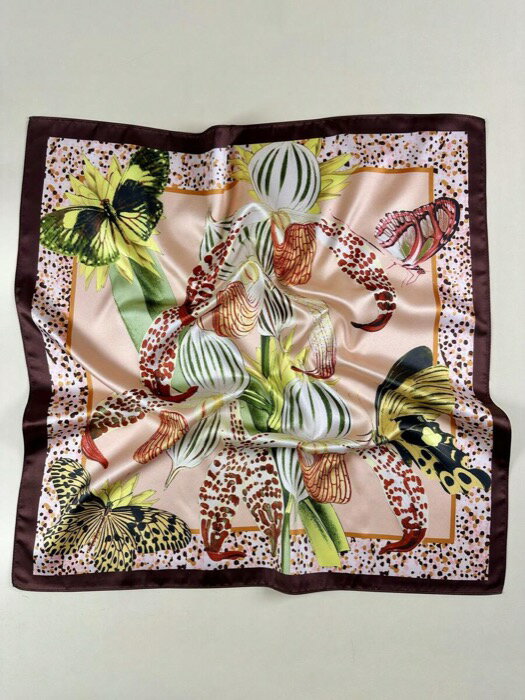 [ 8日から12日程度でお届け予定 ] アクセサリー レディース スカーフ 1枚 レディース ボヘミアン フローラル蝶プリント スクエアスカーフ エレガントなネッカチーフ バンダナ 女性用 サテン ヘアアクセサリー