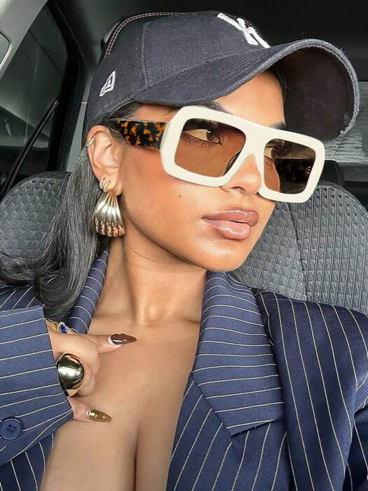 [ 8日から12日程度でお届け予定 ] アクセサリー レディース アイアクセサリー 1個 スクエア 流行メガネ レトロデザイン 男女兼用 ファッションメガネ デイリー使い、ストリートフォト、バケーション、観光、ビーチアクセサリーに適しています