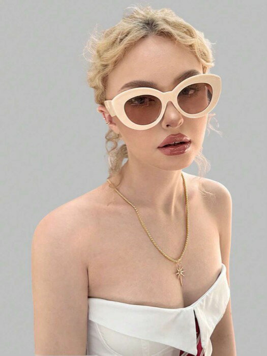 [ 8日から12日程度でお届け予定 ] アクセサリー レディース アイアクセサリー 猫目型ファッショングラ..