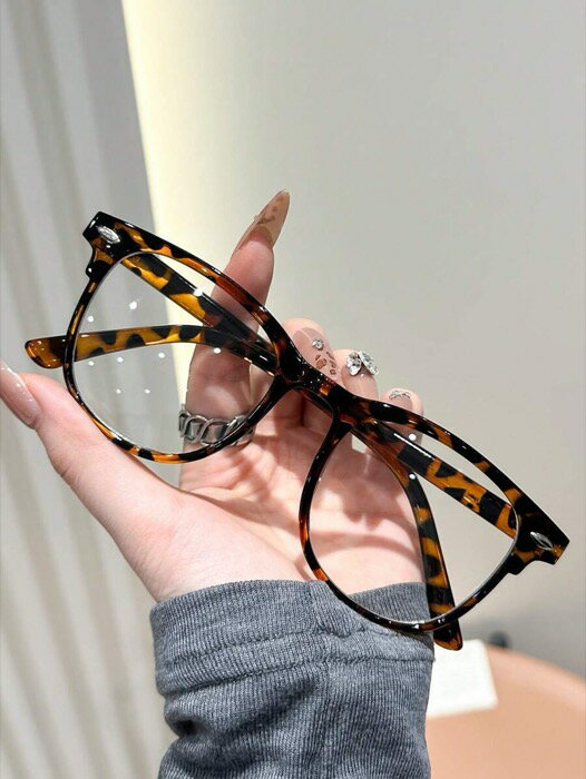 [ 8日から12日程度でお届け予定 ] アクセサリー レディース アイアクセサリー 1個 クラシック風 レディ..