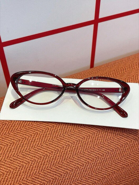 [ 8日から12日程度でお届け予定 ] アクセサリー レディース アイアクセサリー 1個 レディース バーガンディー キャットアイ フレーム プレーンカラー フルフレーム リベット ファッショナブルカジュアル フラットメガネ