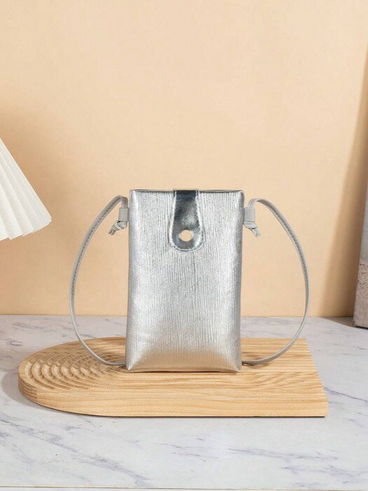 [ 8日から12日程度でお届け予定 ] バッグ レディース ショルダーバッグ シルバーのプリーツPUレザー携..