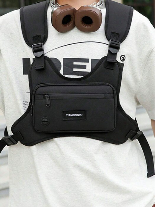 [ 8日から12日程度でお届け予定 ] バッグ メンズ ウエストバッグ 新作 韓国版 メンズ ブラック 機能性..