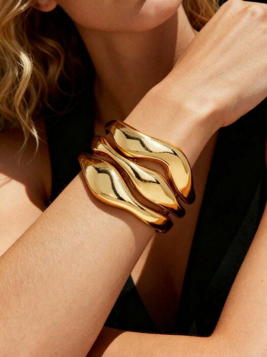 [ 8日から12日程度でお届け予定 ] ジュエリー レディース ブレスレット バングル 1個 ゴールドカラー メタルカフバングル ブレスレット 女性用 ウェーブデザイン ビッグカフバングル ブレスレット ジュエリー