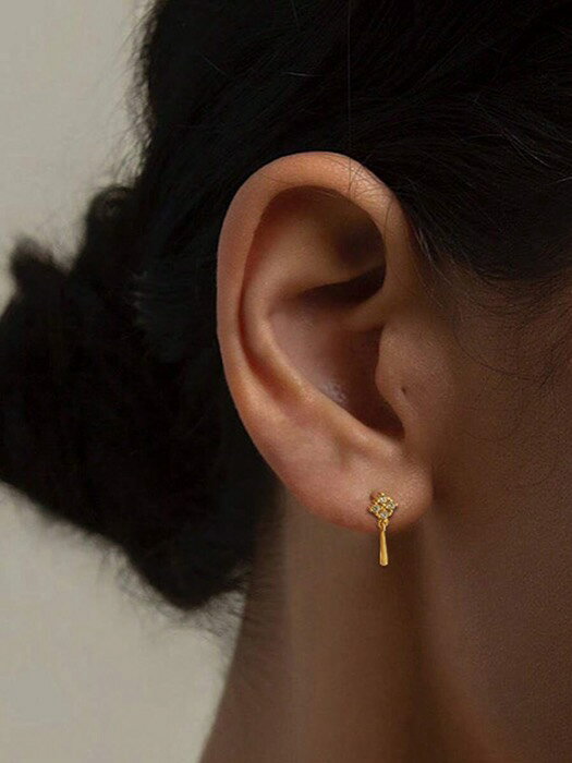 [ 8日から12日程度でお届け予定 ] ジュエリー レディース イヤーアクセサリー 1ペア S925 スターリングシルバー ティアドロップ ピアス、ジルコニアストーン付きゴールドメッキ、繊細でミニマルなデザイン、女性、彼女、母親、友人への多用途なジュエリ