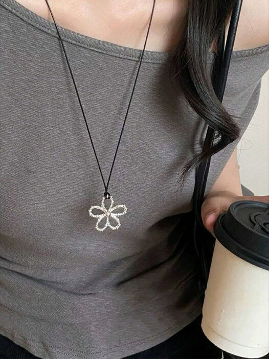 [ 8日から12日程度でお届け予定 ] ジュエリー レディース ネックレス ロング 韓国スタイルスエード スター ペンダントネックレス、スタイリッシュ調節可能なロング セーターチェーン レディース用