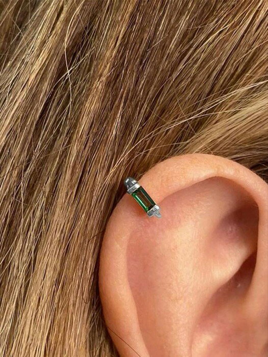 [ 8日から12日程度でお届け予定 ] ジュエリー レディース イヤーアクセサリー フランスパン形 ジルコニ..