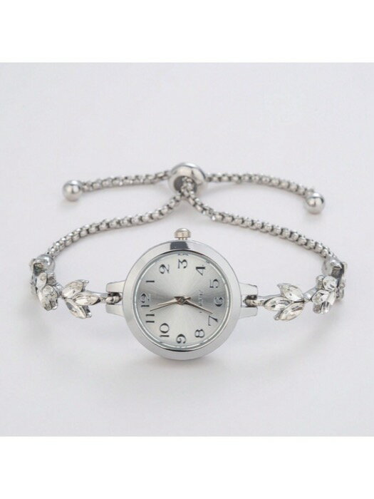 送料無料 8日から12日程度でお届け予定です。当店は、返品や返金に対応しております。撮影用の、トップス、パンツ、シューズ、アクセサリーなどは付属しておりません。セット商品でない場合、単品でのお届けです。簡易的な包装でお届け致します。商品用の箱等ありません。防水性 : 防水性なし文字盤カラー : シルバー詳細 : ラインストーン要素 : 番号スタイル : カジュアル時計の形状 : ラウンド着用時期 : デイリー性別 : レディース含まれるボックス : Noタイプ : ジュエリーウォッチ表示スケールを変更 : アラビア数字スケールケース素材 : ステンレス鋼ストラップ素材 : 亜鉛合金鏡面反射性素材 : 合成ガラス