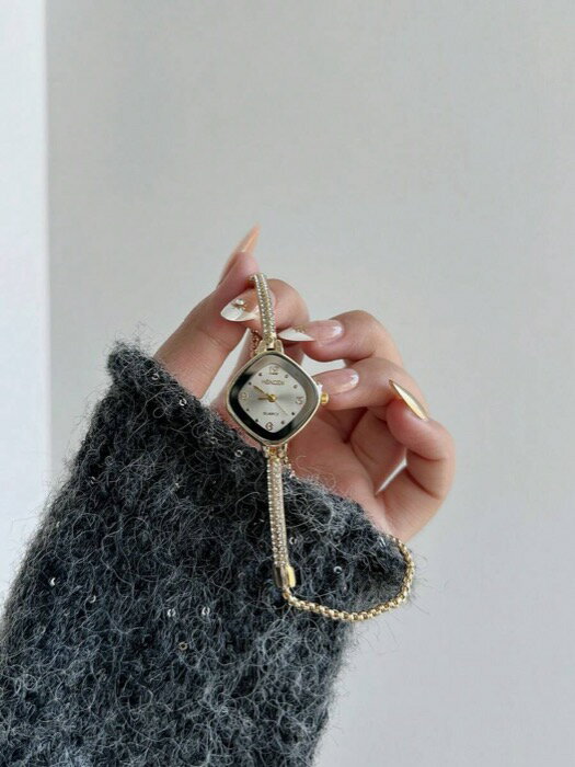 [ 8日から12日程度でお届け予定 ] 腕時計 レディース クォーツ 1個 ファッションラブレディース腕時計、ポリゴン ラウンドダイヤル 伸縮ストラップ ラインストーンリップル デザイン、メタル クォーツ腕時計、ガールフレンドへのプレゼント