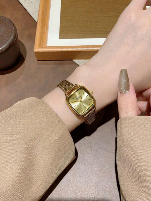 [ 8日から12日程度でお届け予定 ] 腕時計 レディース クォーツ 1個 小型 上品で優雅なファッショナブルな個性的な高級レディース腕時計、超薄型スクエア ミニマリストエレガントクォーツ腕時計、デイリー使いに適し、誕生日プレゼントに