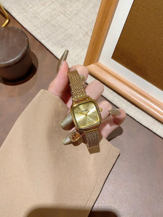 Sports Studio 楽天市場店の[ 8日から12日程度でお届け予定 ] 腕時計 レディース クォーツ 1個 小型 上品で優雅なファッショナブルな個性的な高級レディース腕時計、超薄型スクエア ミニマリストエレガントクォーツ腕時計、デイリー使いに適し、誕生日プレゼントに｜アングル2