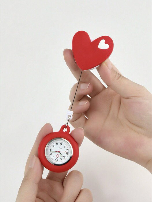 [ 8日から12日程度でお届け予定 ] 腕時計 懐中時計 1個 ナースウォッチ かわいいハート型シリコンケース、バックルストラップ、大きな文字盤、計時機能付き、バレンタインの医師や看護師向け