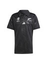 M RUGBY ALL BLACKS RWC ホームレプリカ ジャージー カラー ブラック サイズ M/XL 素材 ポリエステル100%（ピケ） 原産国 China メーカー品番 0003DCF1001 コメント 大舞台で、同士であることを示そう。2023年、ラグビーの最高峰トーナメントの第10回大会がフランスで開催される。それを記念して、フランスのシダをモチーフにしたのが、このアディダス オールブラックスのマッチジャージー。パリの才能あるアーティストが手描きしたシダの模様をあしらっている。チームがチャンピオンの座に着けるように、心を一つにして声援を送るチームワークを象徴する、着心地の良いピケファブリックのこのサポーター向けバージョンにも、同じシダがプリントされている。\n\n素材に用いているのは、海洋汚染を防ぐために、離島や海岸、海沿いのコミュニティで海に流入する前に回収したプラスチック廃棄物をアップサイクルしたパーレイ・オーシャン・プラスチック。ウェアを製造する糸に、これを50％以上使用し、全体でリサイクル素材を70%以上使っている。メーカー品番：DCF10 HZ9776