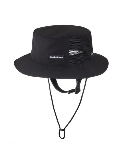 24SS UV WATER SURF HAT BLK カラー BLK サイズ . 素材 - 原産国 - メーカー品番 0108QSA24171801 コメント サーフブランド発信の機能満載ザ・サーフハット。固定のネオプレンベルトがしっかりと頭・顔をホールドし、耳にはタッチの良いメッシュ素材で聴覚を妨げません。また海水の重みで下がらないブリム前面のぺフ芯仕様に加えて、両サイドにはロールアップ用のボタン付きで、視界を安定させています。取り外し可能なあご紐は、後部に付けているループに括り付け、もう一方をウェットスーツのバックジップテープと結べば流されて無くすリスクも軽減させられるなど、細かな設計にも拘ったアイテムです。使用素材はサーフィンの負担にならない撥水加工の軽量ポリエステル/ナイロンで、フィット感も調整可能なサイズアジャスター付き。