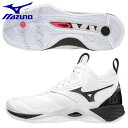 【MIZUNO-ミズノ】　バレーボール用品/バレー用品/バレーシューズ/バレーボールシューズ/インドアシューズ/体育館シューズ/屋内用シューズ ・ウエーブモーメンタム2 MID【V1GA2117】 ・柔らかく跳ねる新素材 MIZUNO ENERZY を採用。未体験ジャンプが待っている。 ・2.5E相当の方向け 【素材】　甲材／合成繊維、人工皮革 　　　　　底材／合成底 【重量】　約365g（27.0cm片方） ※こちらの商品はメーカー取寄せ商品のため発送までに2日〜7日ほど日数がかかります。またご注文後であっても在庫切れとなる場合がございます、あらかじめご了承ください。