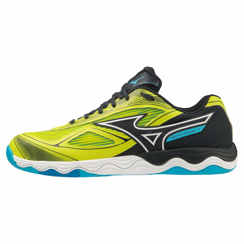 MIZUNO WAVE MEDAL 7　ウェーブメダル セブン 卓球シューズ メンズ・レディース(ユニセックス) スポーツシューズ/運動靴/体育館/内履き・上履き 着地時の安定感を求めるプレーヤーに向けた一足。 新しいクッション性の概念を追求した新ソール搭載！ ■カラー：イエロー×ブラック×ライトブルー ■サイズ：25.0cm、25.5cm、26.0cm、26.5cm、27.0cm、27.5cm ■ウィズ(幅)：2E相当 ■甲材：人工皮革、合成繊維 ■底材：合成底 ■質量：約270g（26.0cm片方） ・インソール：カップインソール（取り外し可） ・ノンマーキングソール(床にマークがつきにくいソール) ※当店掲載の商品は他モールでも同時販売しております。 　在庫状況は自動更新されておりますが、短時間で注文が集中した時など、 　稀にデータ反映が間に合わず、WEB上でご注文いただけても欠品となる場合がございます。 　万が一の欠品の際は何卒ご容赦ください。 　ご注文後のメールにて在庫の有無と発送日をご案内致します。