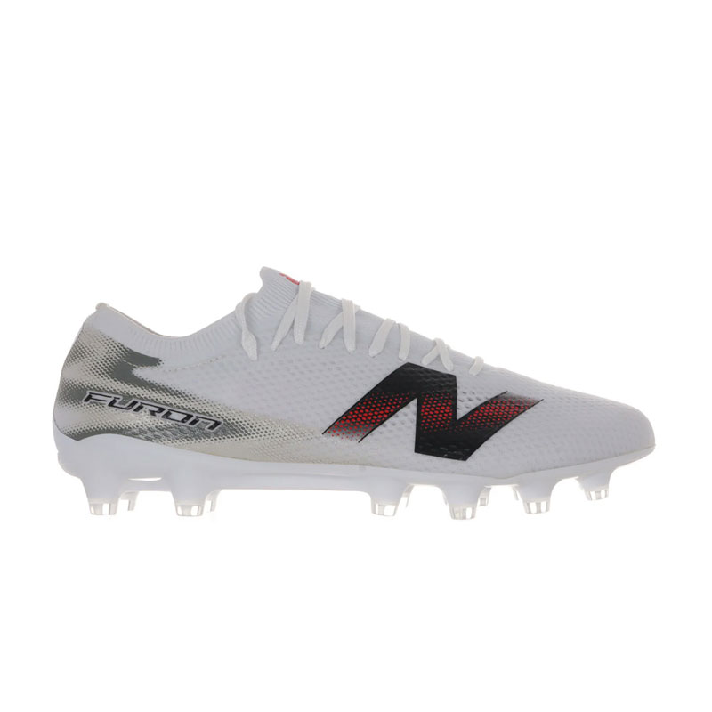種別 サッカースパイク メーカー名 ニューバランス(NewBalance） カラー ホワイト アッパー 合成繊維、合成樹脂 アウトソール 合成樹脂底 特徴 圧倒的な軽さが特長のストライカー向けスピードモデル「Furon Pro HG」がv9にアップデート。 ライトウェイトエンジニアードメッシュアッパーがさらなる軽さとフィット感を実現。 履き口まわりのHypoknitとセントラルレーシングが、着脱のしやすさと足との一体感を提供。 安定性と剛性を兼ね備えたHGプレートと多方向TPUスタッドが、ハードグラウンドでの機動性を確保。 対応グラウンド：土、人工芝 ※ご注文前に必ずお読み下さい※ 当店の掲載商品は、当社が運営するショピングサイト、 実店舗（展示品含む）でも同時販売しておりますため、 同タイミングのご注文があった場合、商品がまれに欠品する場合がございます。 また、在庫表記については、注文手続きが可能な状態であってもメーカー在庫・実店舗在庫を共有しているため、 商品によっては入荷までお時間を頂く場合や商品が欠品している場合もございます。 あらかじめご了承の上ご注文ください。 メーカー希望小売価格はメーカーカタログに基づいて掲載して います