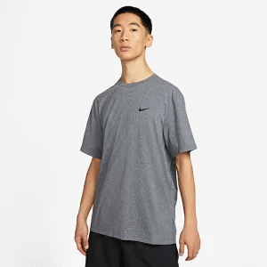 Rakuten - NIKE ナイキ 半袖シャツ 半袖Tシャツ トレーニングウェア ユニバーサル コア S/S トップ 男性用 メンズ DV9840 097【1枚までメール便OK】