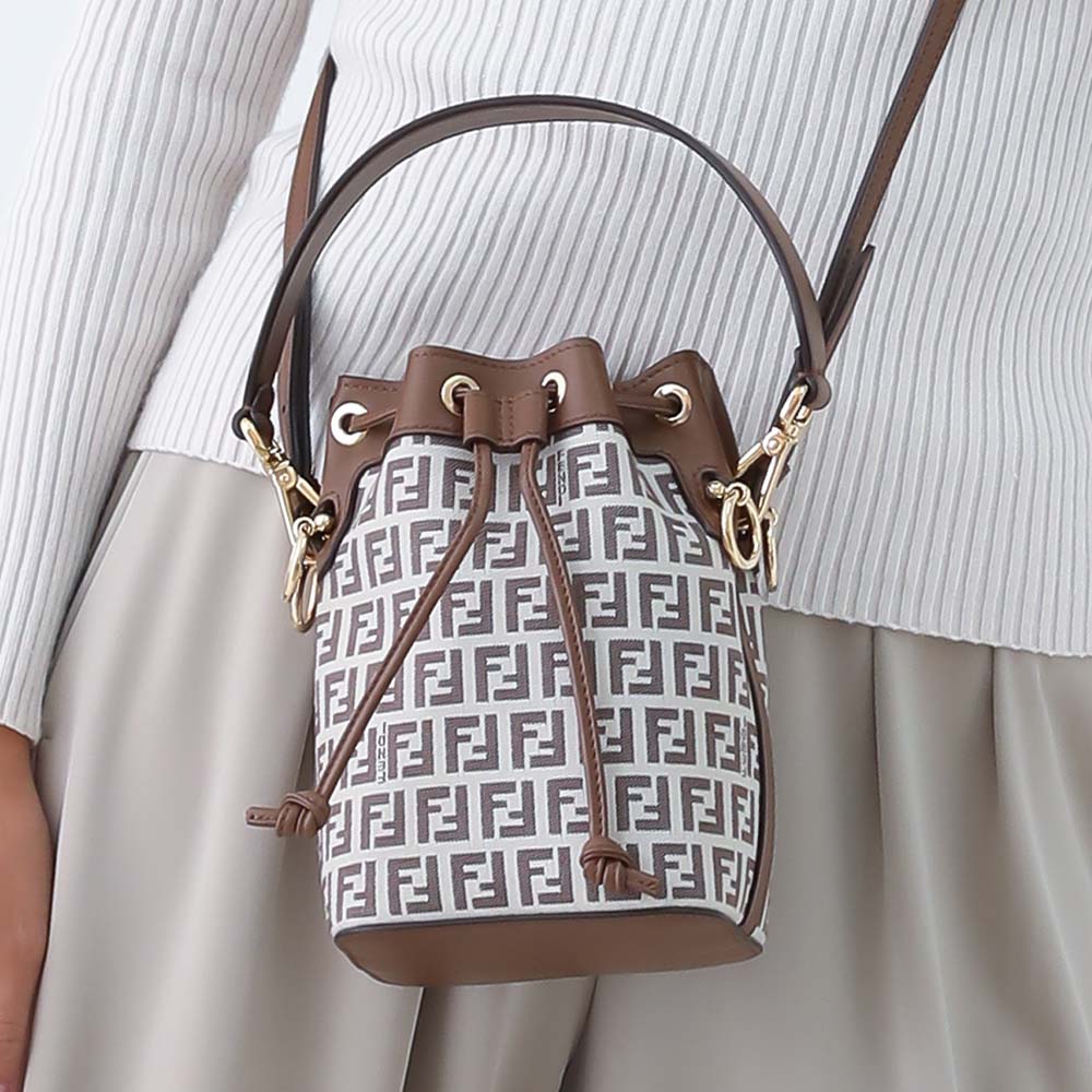 楽天市場】フェンディ FENDI モントレゾールの通販 楽天市場】フェンディ FENDI モントレゾールの通販