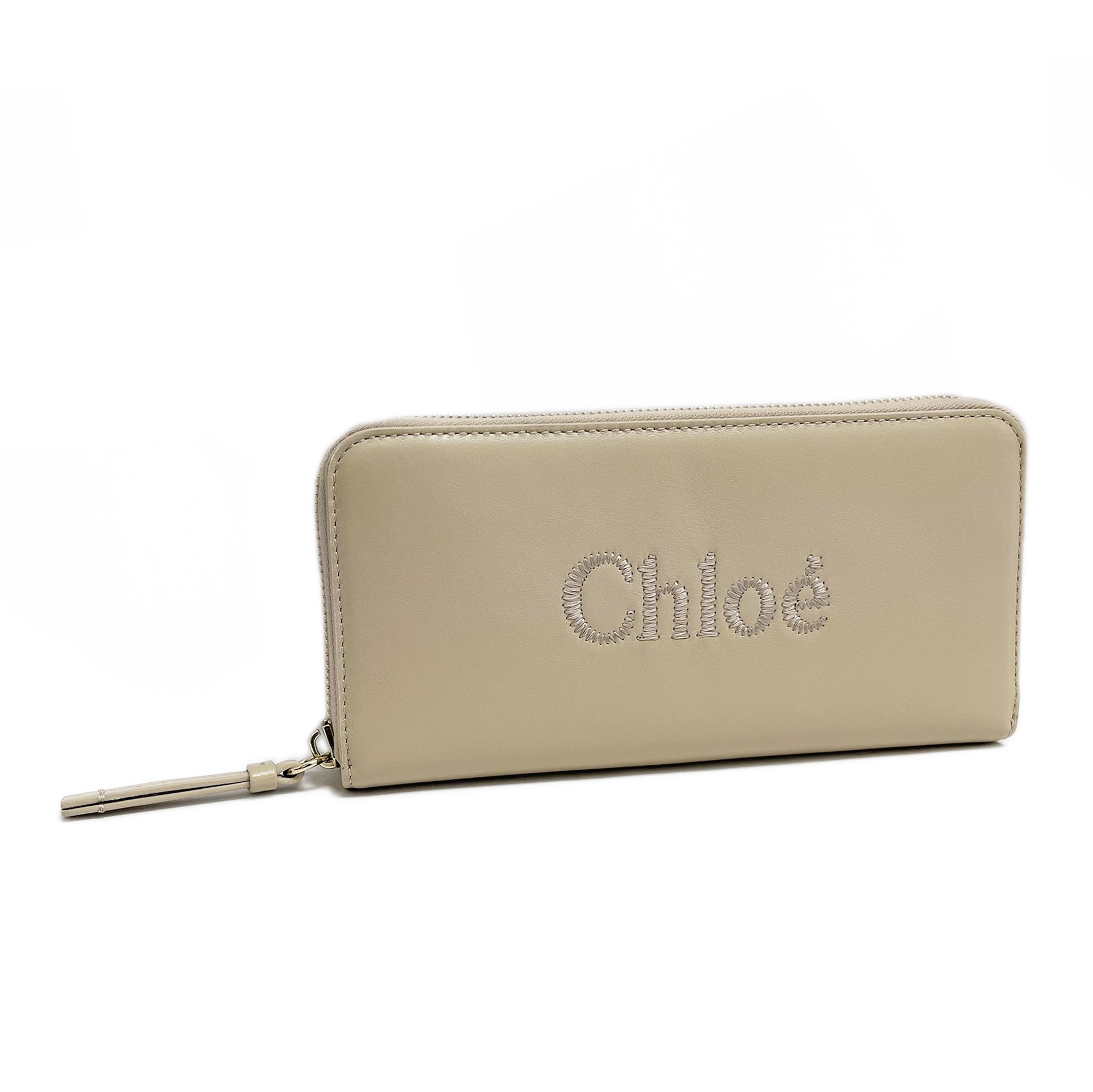 【GW・母の日ギフトスペシャルセール☆全品10％OFFクーポン☆12日迄☆全品新品】Chloe クロエ CHC23AP970 I10 20G “chloe Sense”ジップ付きロングウォレット/ 長財布 ライトブラウン系