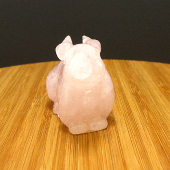 【天然石彫刻】ウサギの彫刻 マダガスカル産 ローズクオーツ うさぎ 天然石　彫刻 天然水晶 彫刻 風水 縁起物 風水彫刻 天然石 最高級 手彫り 彫刻置物 天然石 パワーストーン アクセサリー