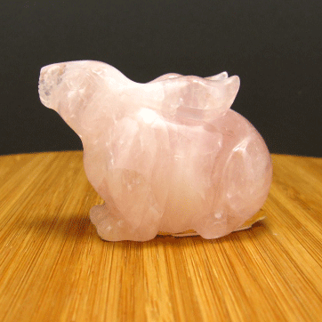【天然石彫刻】ウサギの彫刻 マダガスカル産 ローズクオーツ うさぎ 天然石　彫刻 天然水晶 彫刻 風水 縁起物 風水彫刻 天然石 最高級 手彫り 彫刻置物 天然石 パワーストーン アクセサリー