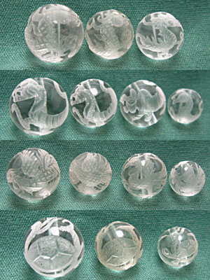 【全102個入り】水晶　12mm珠＆10mm＆8mm珠　彫刻パーツアソート/1mm穴貫通/四神獣/龍（青龍）/虎（白虎）/鳳凰/玄武/パーツ