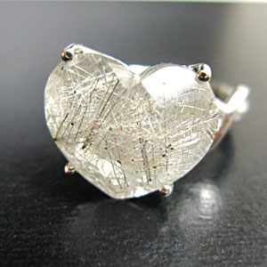 ハート型　シルバールチルクオーツ　リング