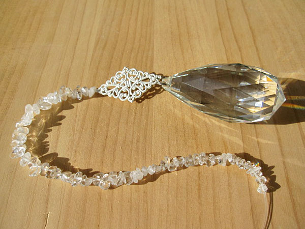 なみだ型サンキャッチャー と 天然水晶