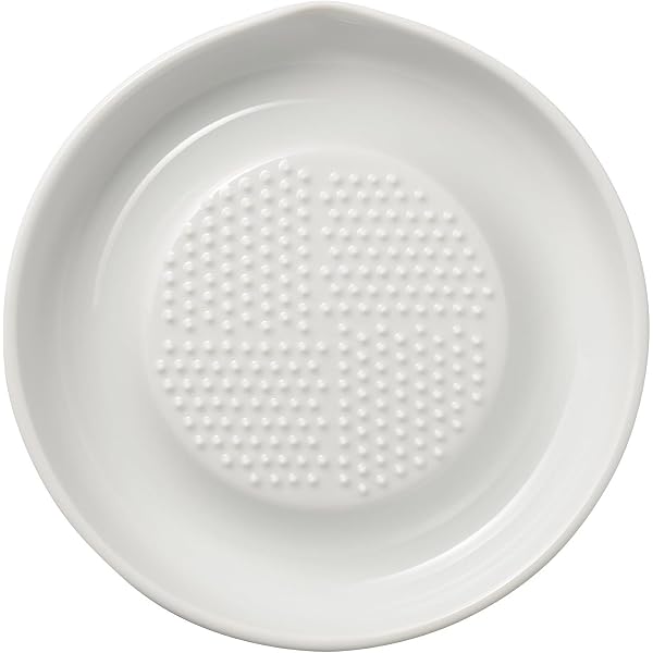 京セラ おろし器 大根おろし だいこんおろし セラミック ザクザクおろせる すりおろし すべり止め付き サビない 汚れにくい 日本製 CD-18ブランド京セラ(Kyocera)色ホワイトモデルCD-18(N)商品説明【商品概要】【すべり止め付き】裏面にシリコーン製のすべり止め付きだから、片手で楽におろせる素材・材質:本体/陶磁器、すべり止め/シリコーンゴムサイズ:本体/径16.0×3.0cm、重量:350g、生産国:日本【円錐形の刃形状・特殊配列の刃】ザクザクスピーディーにおろせる。おろし部分と皿が一体なのでそのまま食卓へ付属品:かき出しブラシ付きスピーディーに楽々おろせる。【商品説明】【商品詳細】ブランド：京セラ(Kyocera)商品種別：ホーム＆キッチン商品名：京セラ おろし器 大根おろし だいこんおろし セラミック ザクザクおろせる すりおろし すべり止め付き サビない 汚れにくい 日本製 CD-18製造元：京セラ(Kyocera)商品番号：CD-18(N)商品内容：【シャープな切れ味でざくざくおろす】 ブラシ付き色：ホワイト商品タイプ：大根【当店からの連絡】【配送について】当店では複数の物流拠点から発送しております。外装箱が提携配送センターのものである場合がございますが、品質に問題はございません。あらかじめご了承ください。