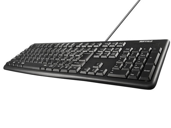 ※メーカー在庫限りのため、完売の場合はご了承ください。 バッファロー USB接続 有線スタンダードキーボード ブラック ■型番： BSKBU100BKZ ■JANコード： 4950190372332 ●カーブデザインを採用した疲れにくいキー...