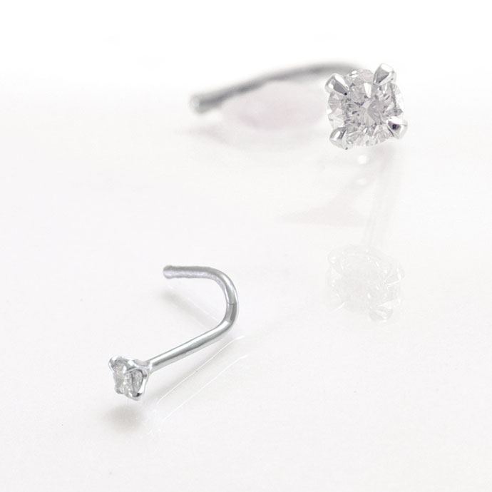 鼻ピアス プラチナ ダイヤモンド2.7mm 0.07ct カーブ20G 鑑別書付 日本製 ボディピアス