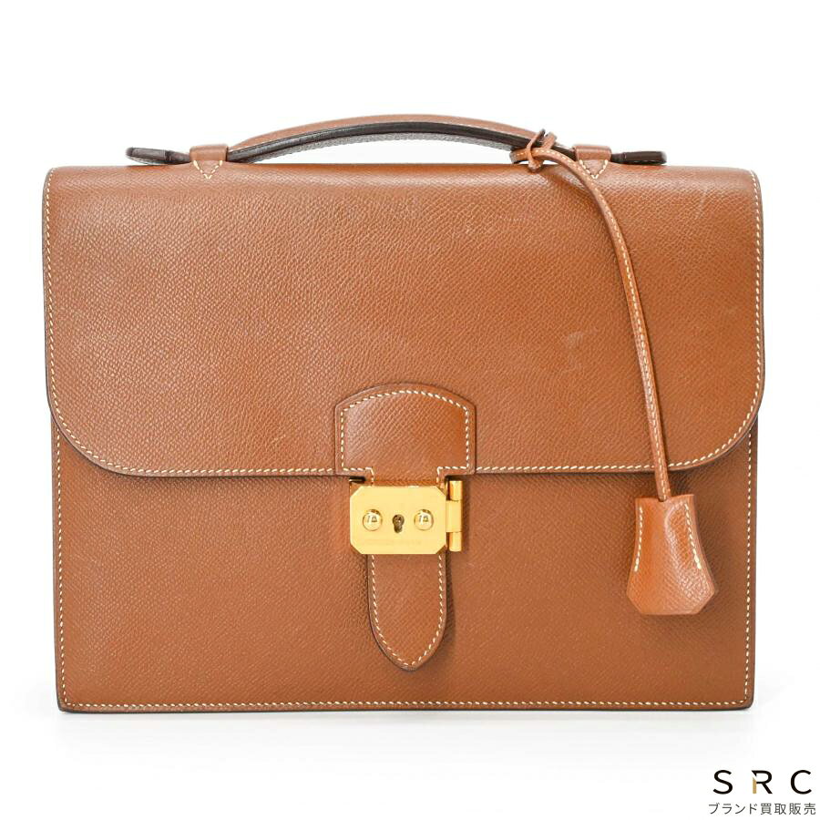 【商品詳細】 商品番号：260100 ブランド：エルメス 商品名：サックアデペッシュ 27 製番：□L刻印（2008年ごろ製造） サイズ：（縦）20cm（横）26cm（奥行）6cm 素材：ヴォーエプソン カラー：ゴールド（ブラウン） 金具：ゴールド 状態：A　全面的にスレ、金具部分わずかにスレ、内側わずかにスレ、角わずかにスレ 付属品：クロシェット、鍵 【コメント】 エルメスらしい高級感溢れるハンドバッグ。 ビジネスシーンや、フォーマルな場面にも使いやすい小ぶりのハンドバッグでございます。 お安くご提供いたしますのでお早めにどうぞ。 店頭でもご覧いただけます。※事前予約制