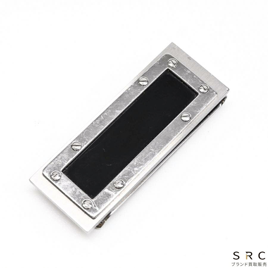 【商品詳細】 商品番号：250374 ブランド：カルティエ 商品名：マネークリップ 型番：2260BA サイズ：（縦）5cm（横）2cm 状態：AB 全体的にスレ・小キズ 付属品：箱、保存袋 【コメント】 カルティエの高級感あふれるマネークリップ。 シンプルなデザインで品のある逸品でございます。 お安くご提供させて頂きますのでお早めにどうぞ。